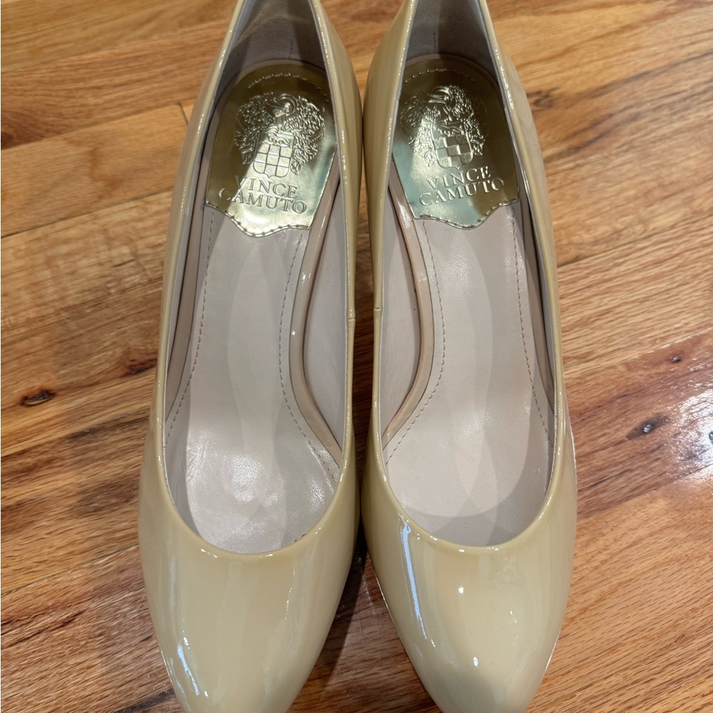 Vince Camuto Beige Pumps